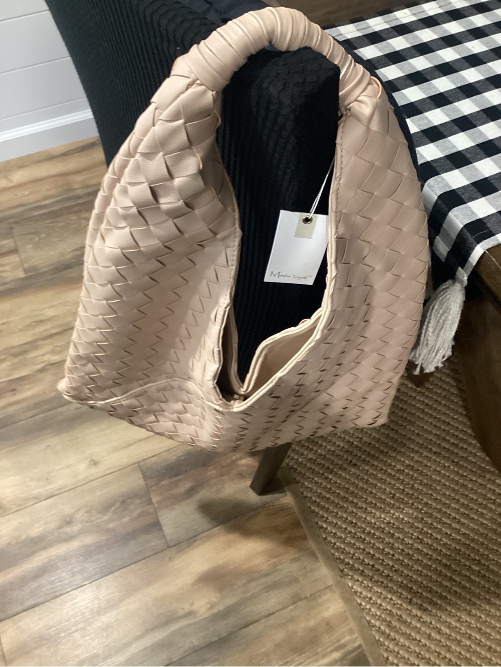 Moda Luxe Blush Woven Hobo Bag - Picture 7 of 7